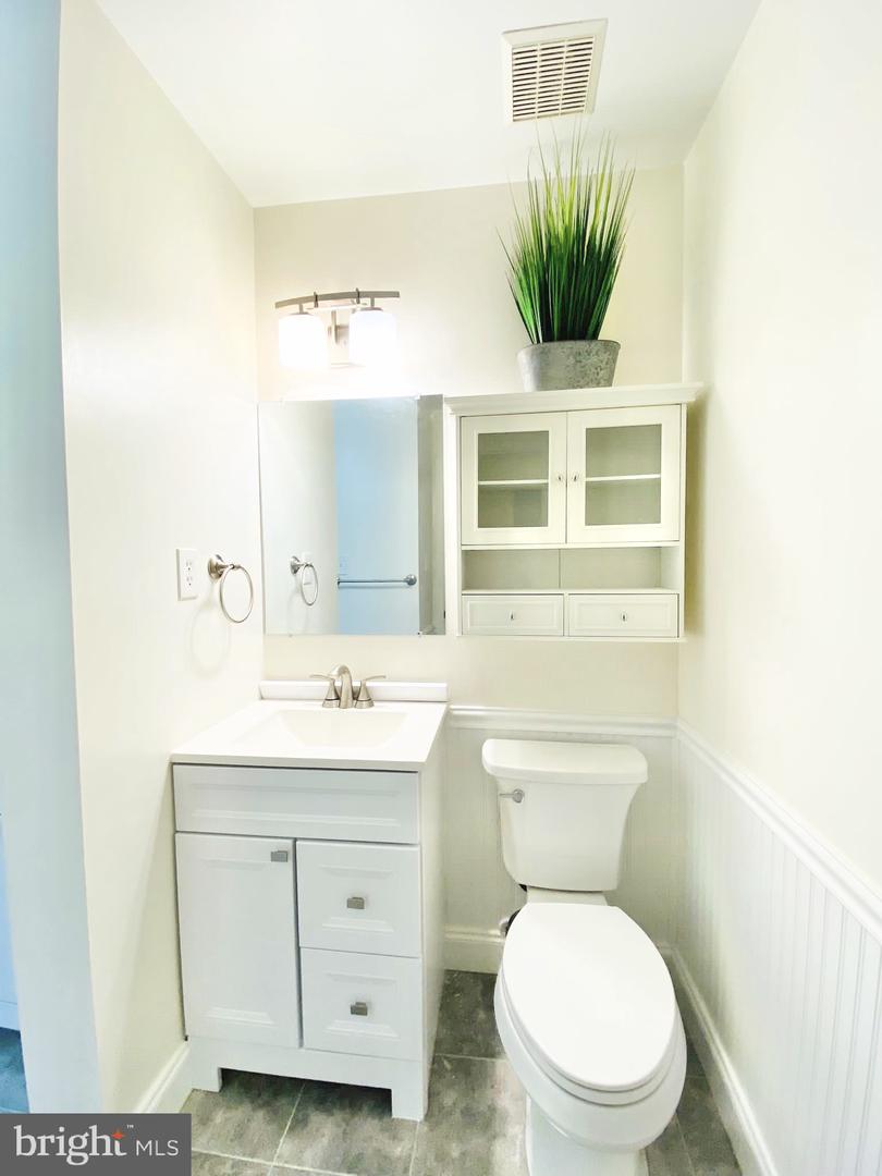5802 TORINGTON DRIVE #H, SPRINGFIELD, Virginia 22152, 2 Bedrooms Bedrooms, ,1 BathroomBathrooms,Residential,For sale,5802 TORINGTON DRIVE #H,VAFX2239874 MLS # VAFX2239874