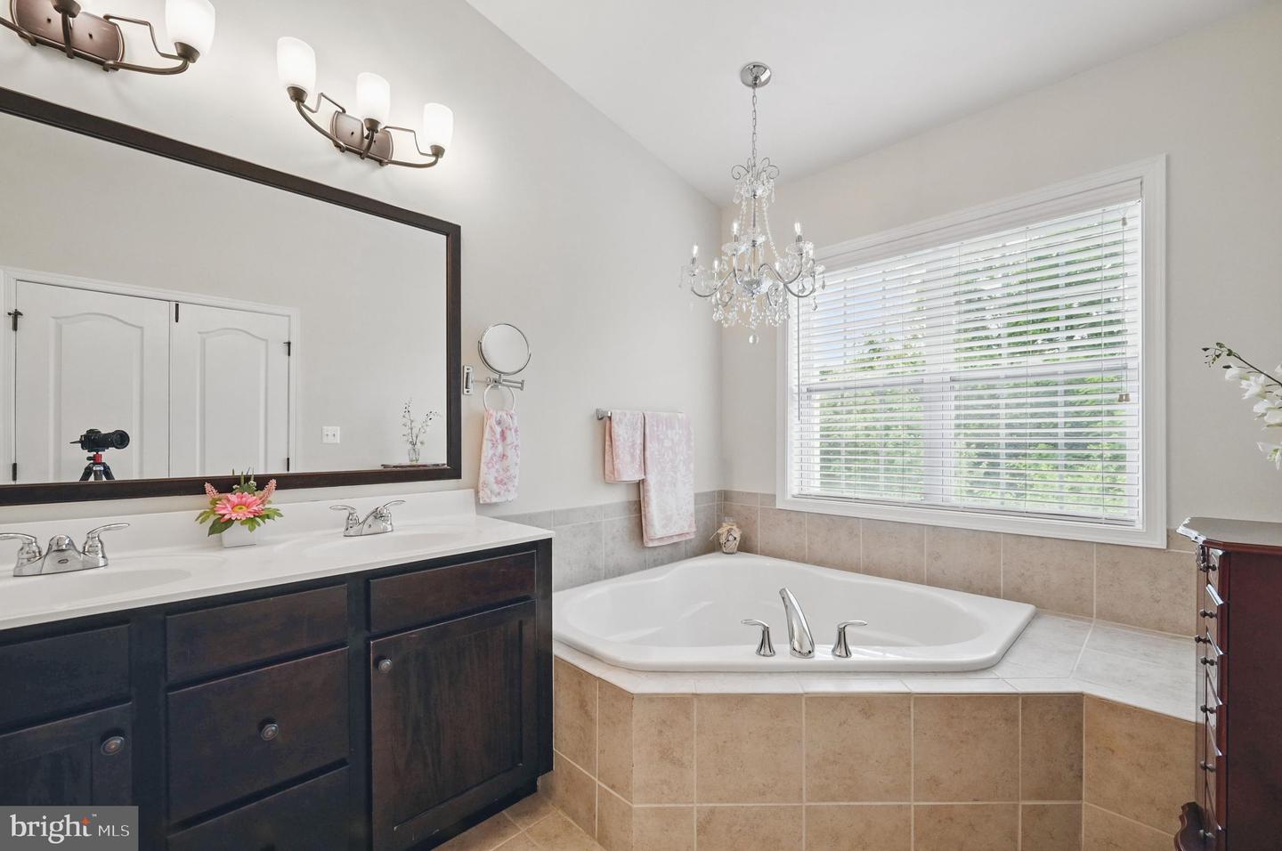 207 CROFT SQ, PURCELLVILLE, Virginia 20132, 3 Bedrooms Bedrooms, ,3 BathroomsBathrooms,Residential,For sale,207 CROFT SQ,VALO2096094 MLS # VALO2096094