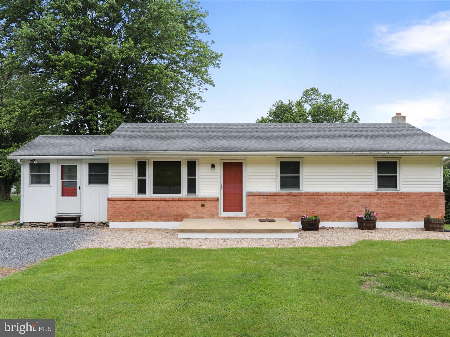 3423 SMITH CREEK RD, NEW MARKET, Virginia 22844, 3 Bedrooms Bedrooms, ,2 BathroomsBathrooms,Residential,For sale,3423 SMITH CREEK RD,VASH2011458 MLS # VASH2011458