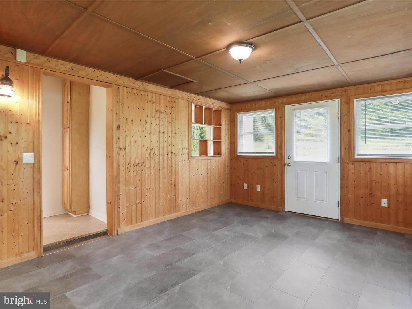 3423 SMITH CREEK RD, NEW MARKET, Virginia 22844, 3 Bedrooms Bedrooms, ,2 BathroomsBathrooms,Residential,For sale,3423 SMITH CREEK RD,VASH2011458 MLS # VASH2011458