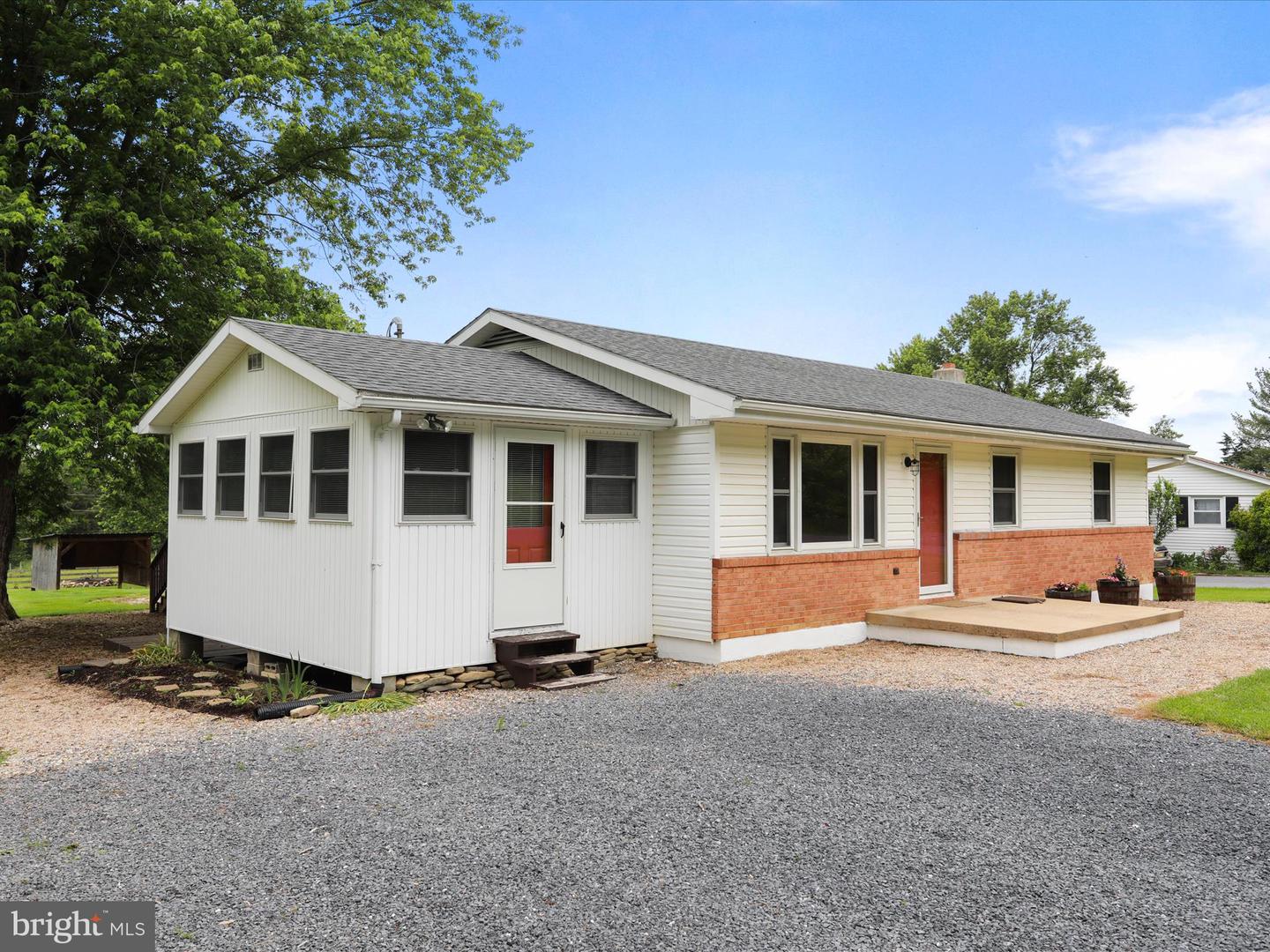 3423 SMITH CREEK RD, NEW MARKET, Virginia 22844, 3 Bedrooms Bedrooms, ,2 BathroomsBathrooms,Residential,For sale,3423 SMITH CREEK RD,VASH2011458 MLS # VASH2011458