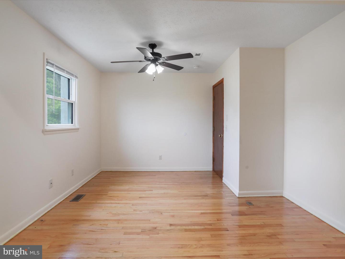 3423 SMITH CREEK RD, NEW MARKET, Virginia 22844, 3 Bedrooms Bedrooms, ,2 BathroomsBathrooms,Residential,For sale,3423 SMITH CREEK RD,VASH2011458 MLS # VASH2011458
