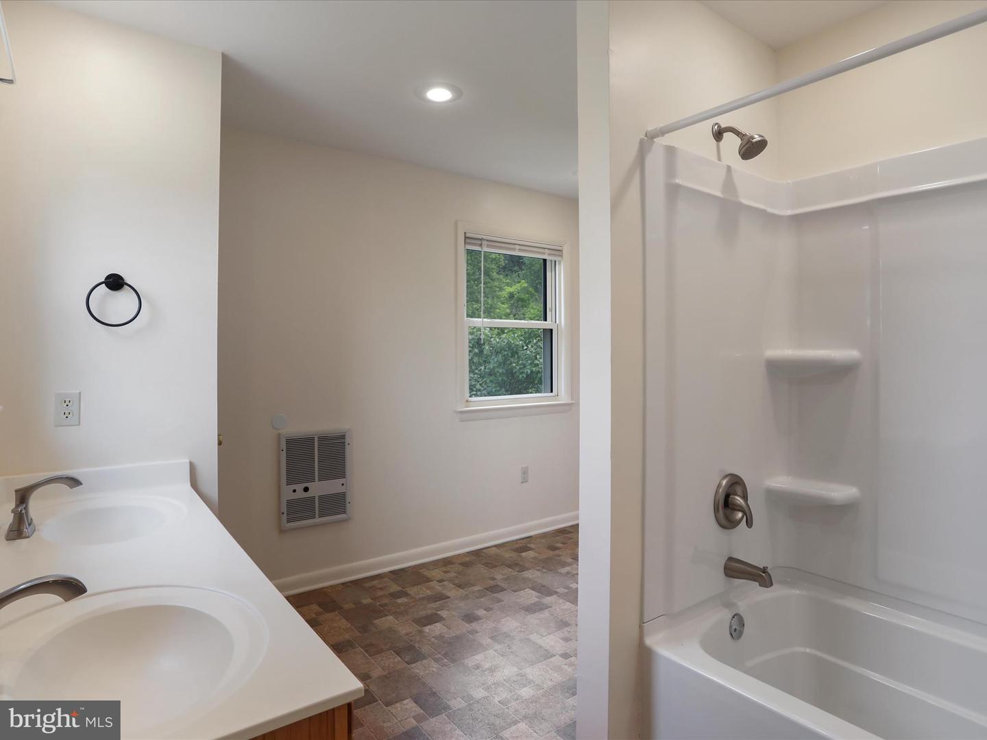 3423 SMITH CREEK RD, NEW MARKET, Virginia 22844, 3 Bedrooms Bedrooms, ,2 BathroomsBathrooms,Residential,For sale,3423 SMITH CREEK RD,VASH2011458 MLS # VASH2011458