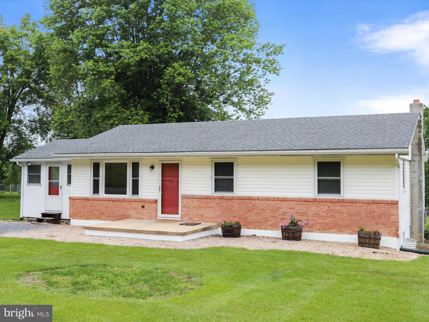 3423 SMITH CREEK RD, NEW MARKET, Virginia 22844, 3 Bedrooms Bedrooms, ,2 BathroomsBathrooms,Residential,For sale,3423 SMITH CREEK RD,VASH2011458 MLS # VASH2011458