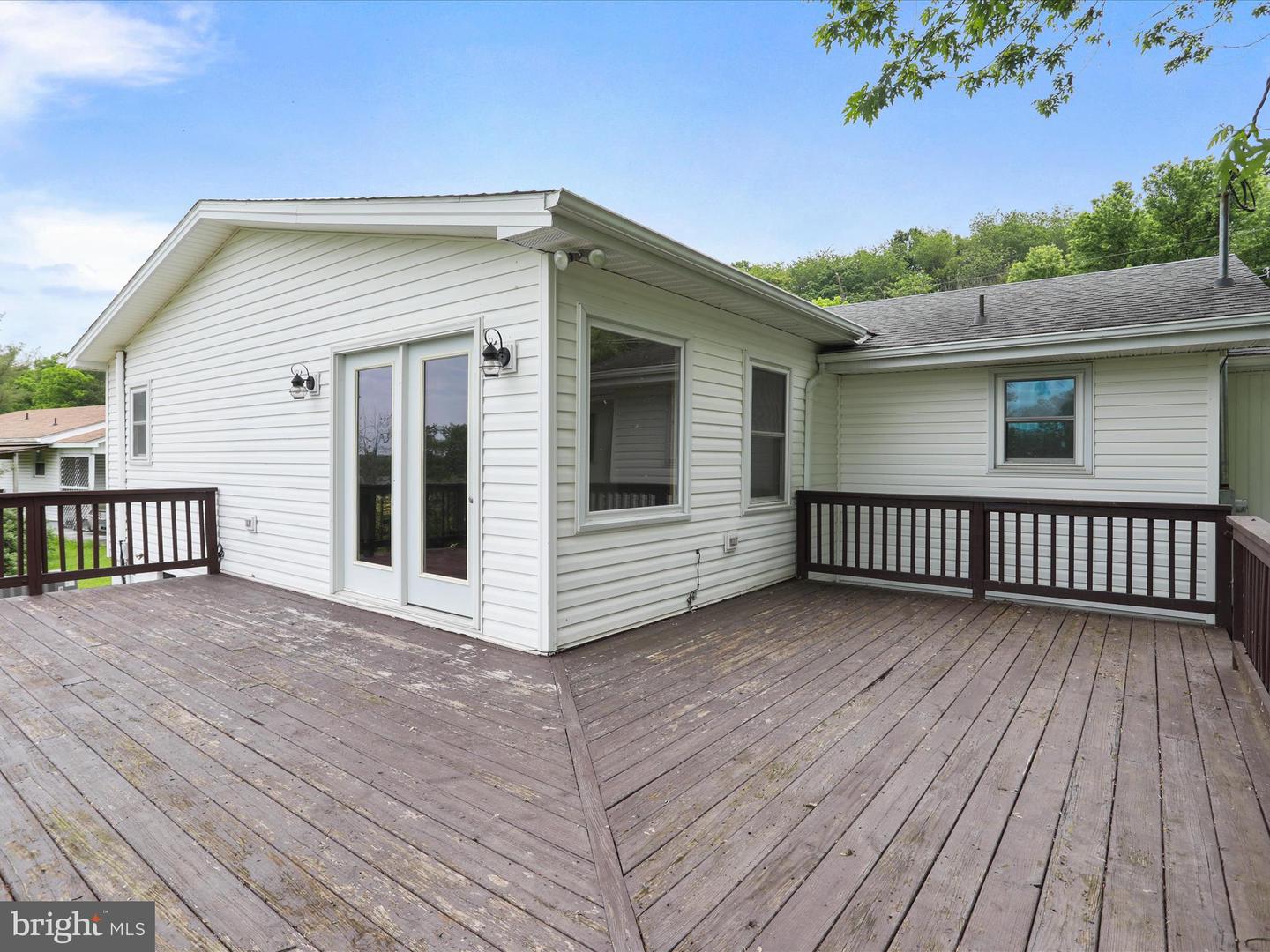3423 SMITH CREEK RD, NEW MARKET, Virginia 22844, 3 Bedrooms Bedrooms, ,2 BathroomsBathrooms,Residential,For sale,3423 SMITH CREEK RD,VASH2011458 MLS # VASH2011458