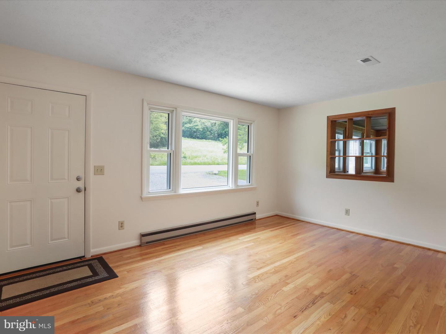 3423 SMITH CREEK RD, NEW MARKET, Virginia 22844, 3 Bedrooms Bedrooms, ,2 BathroomsBathrooms,Residential,For sale,3423 SMITH CREEK RD,VASH2011458 MLS # VASH2011458