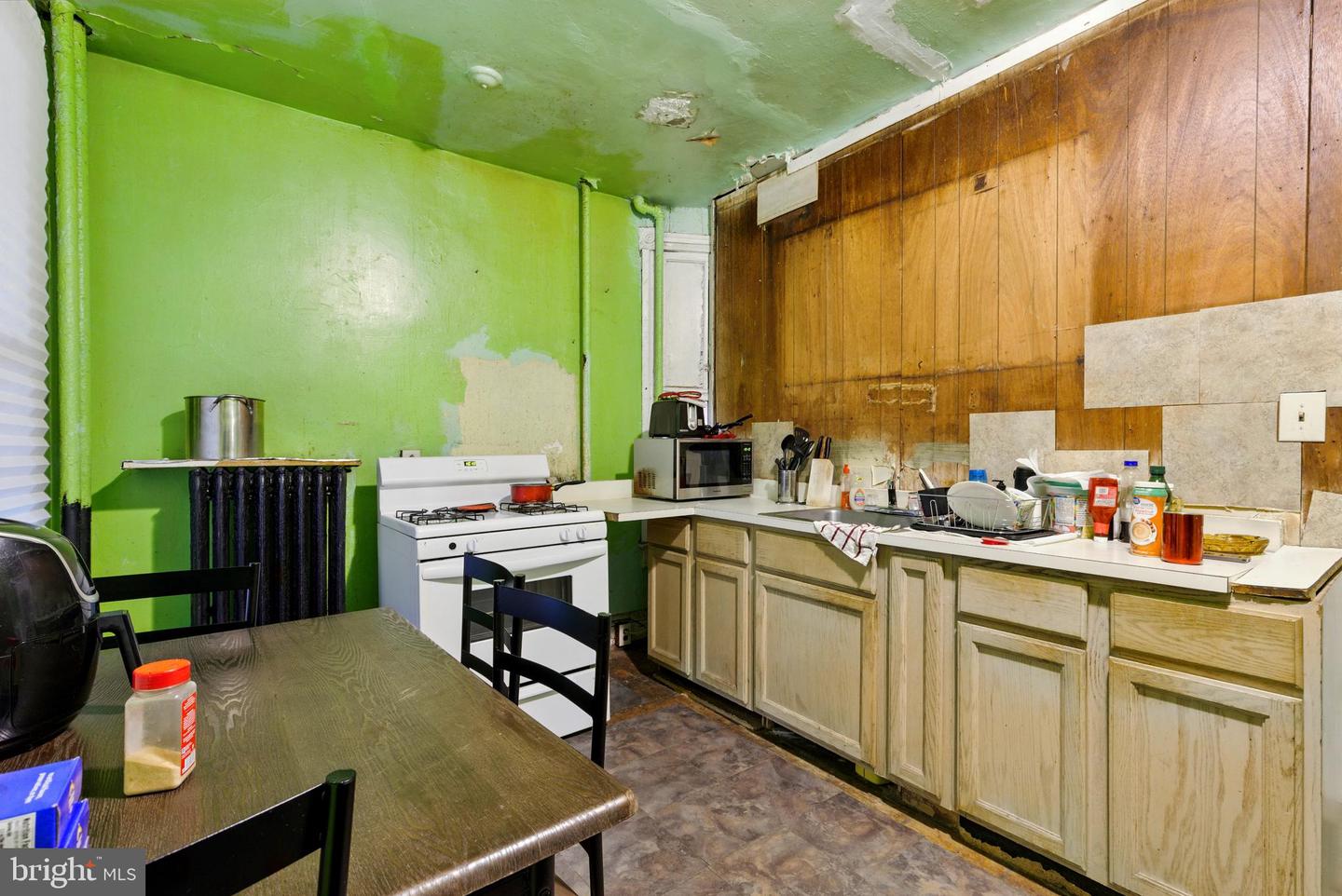 1625 6TH ST NW, WASHINGTON, District Of Columbia 20001, 4 Bedrooms Bedrooms, ,2 BathroomsBathrooms,Residential,For sale,1625 6TH ST NW,DCDC2200372 MLS # DCDC2200372