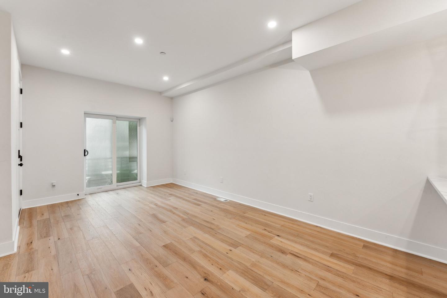 1645 WEST VIRGINIA NE #1, WASHINGTON, District Of Columbia 20002, 3 Bedrooms Bedrooms, ,3 BathroomsBathrooms,Residential,For sale,1645 WEST VIRGINIA NE #1,DCDC2200450 MLS # DCDC2200450