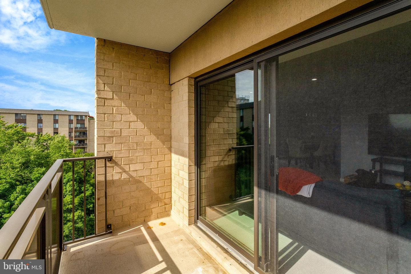 3100 S MANCHESTER ST #1028, FALLS CHURCH, Virginia 22044, 2 Bedrooms Bedrooms, ,2 BathroomsBathrooms,Residential,For sale,3100 S MANCHESTER ST #1028,VAFX2240988 MLS # VAFX2240988