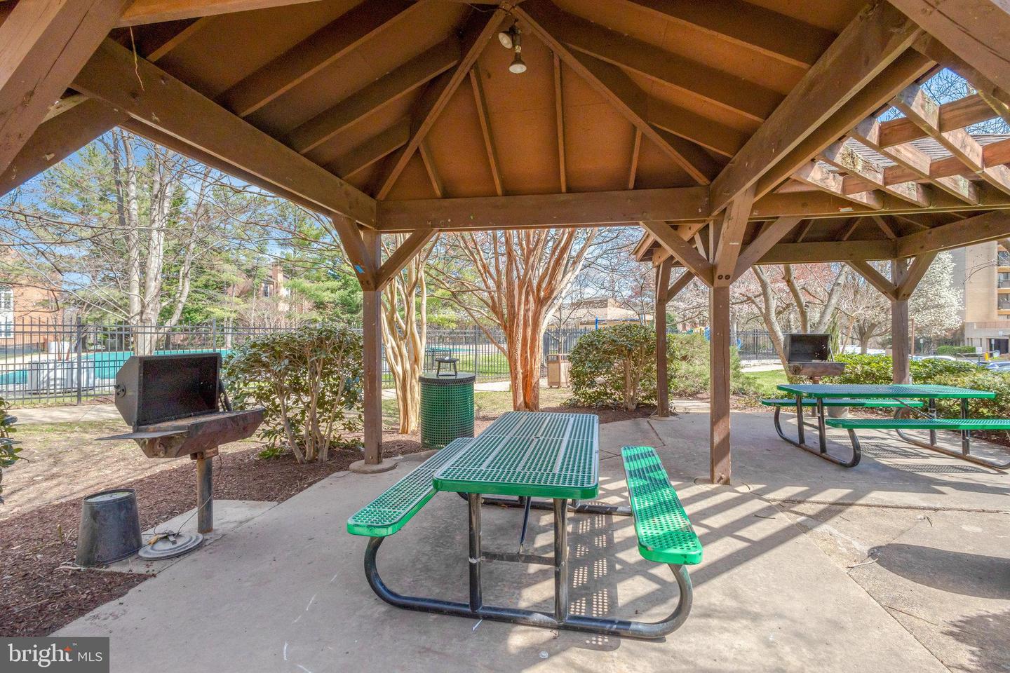 3100 S MANCHESTER ST #1028, FALLS CHURCH, Virginia 22044, 2 Bedrooms Bedrooms, ,2 BathroomsBathrooms,Residential,For sale,3100 S MANCHESTER ST #1028,VAFX2240988 MLS # VAFX2240988
