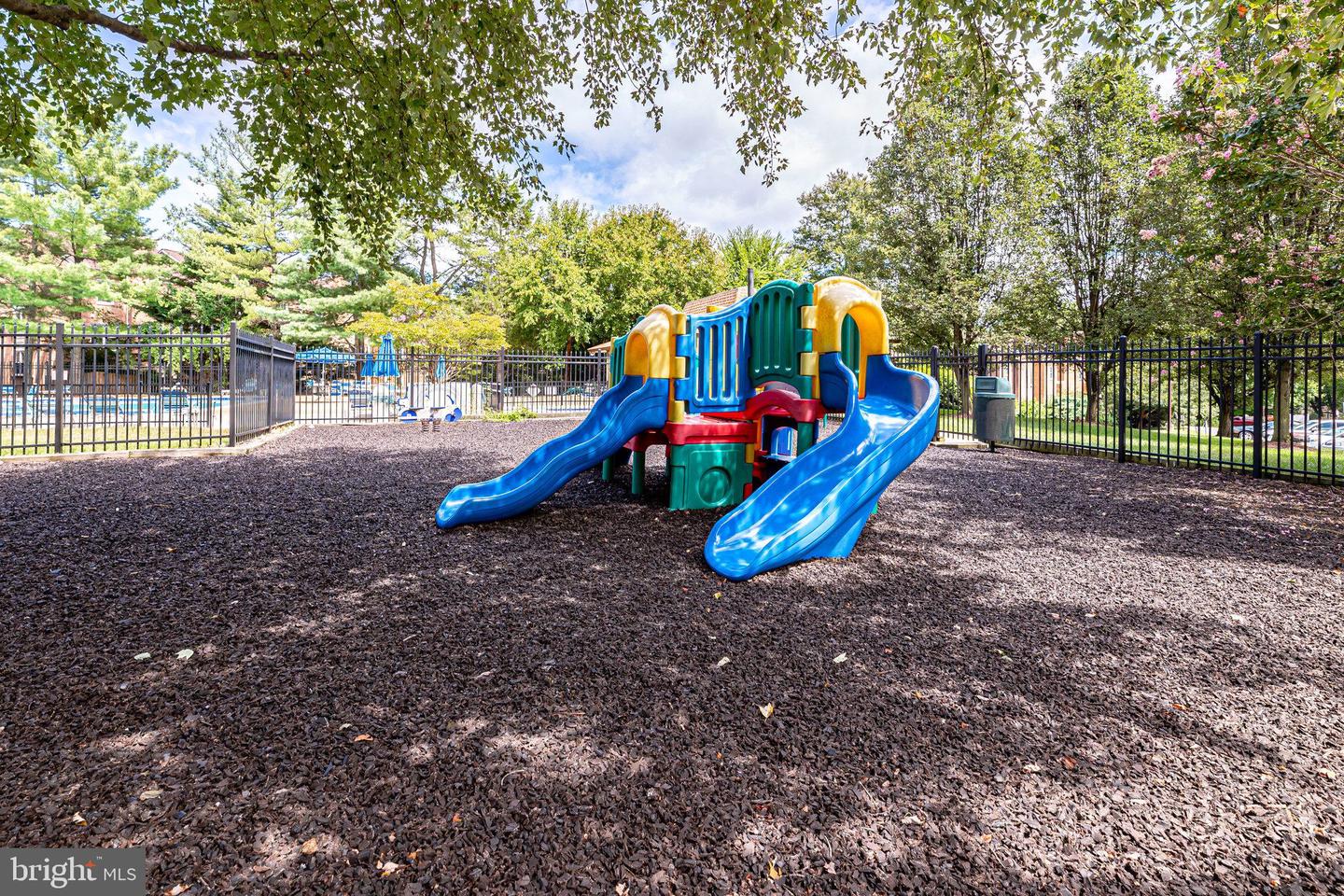 3100 S MANCHESTER ST #1028, FALLS CHURCH, Virginia 22044, 2 Bedrooms Bedrooms, ,2 BathroomsBathrooms,Residential,For sale,3100 S MANCHESTER ST #1028,VAFX2240988 MLS # VAFX2240988
