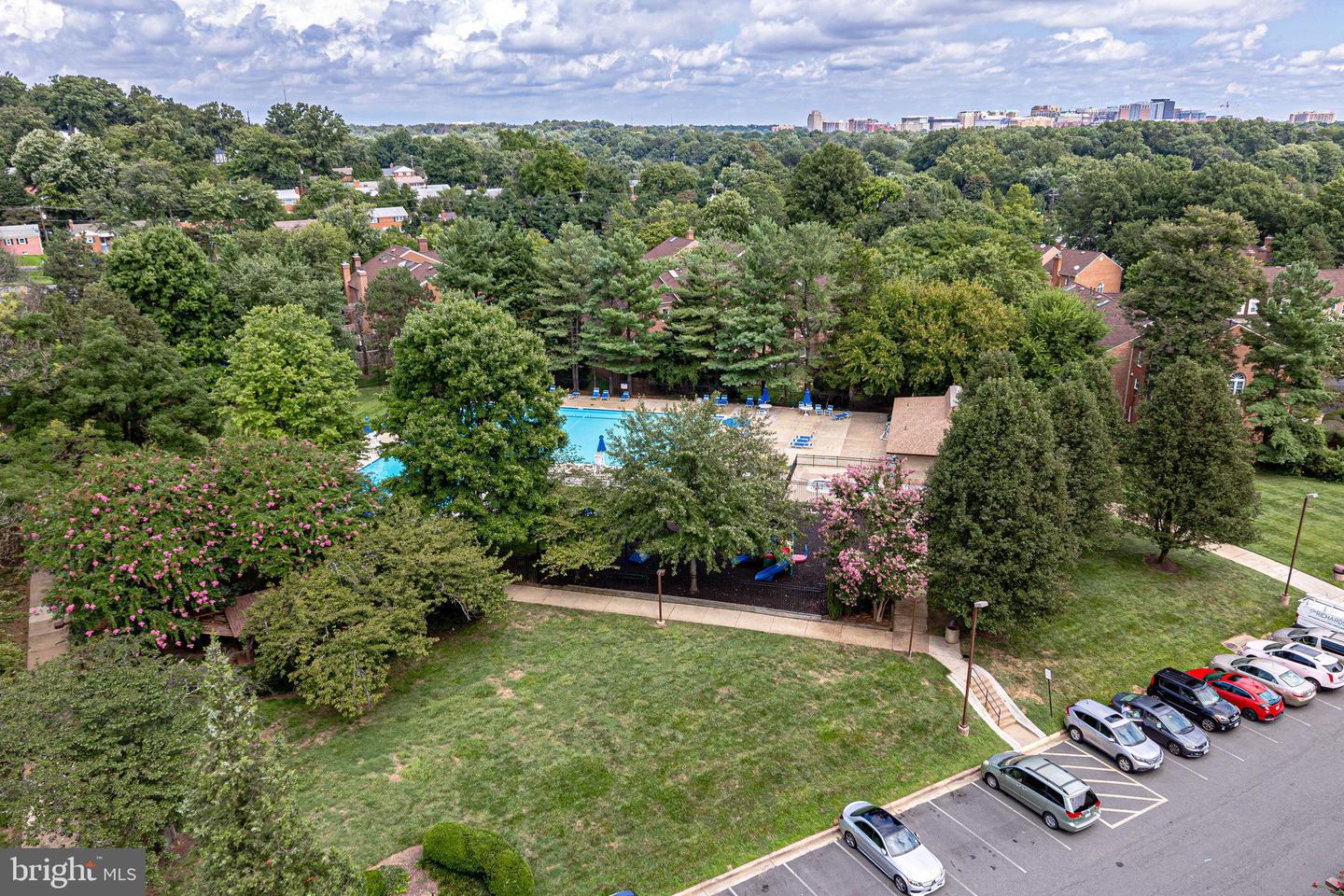 3100 S MANCHESTER ST #1028, FALLS CHURCH, Virginia 22044, 2 Bedrooms Bedrooms, ,2 BathroomsBathrooms,Residential,For sale,3100 S MANCHESTER ST #1028,VAFX2240988 MLS # VAFX2240988