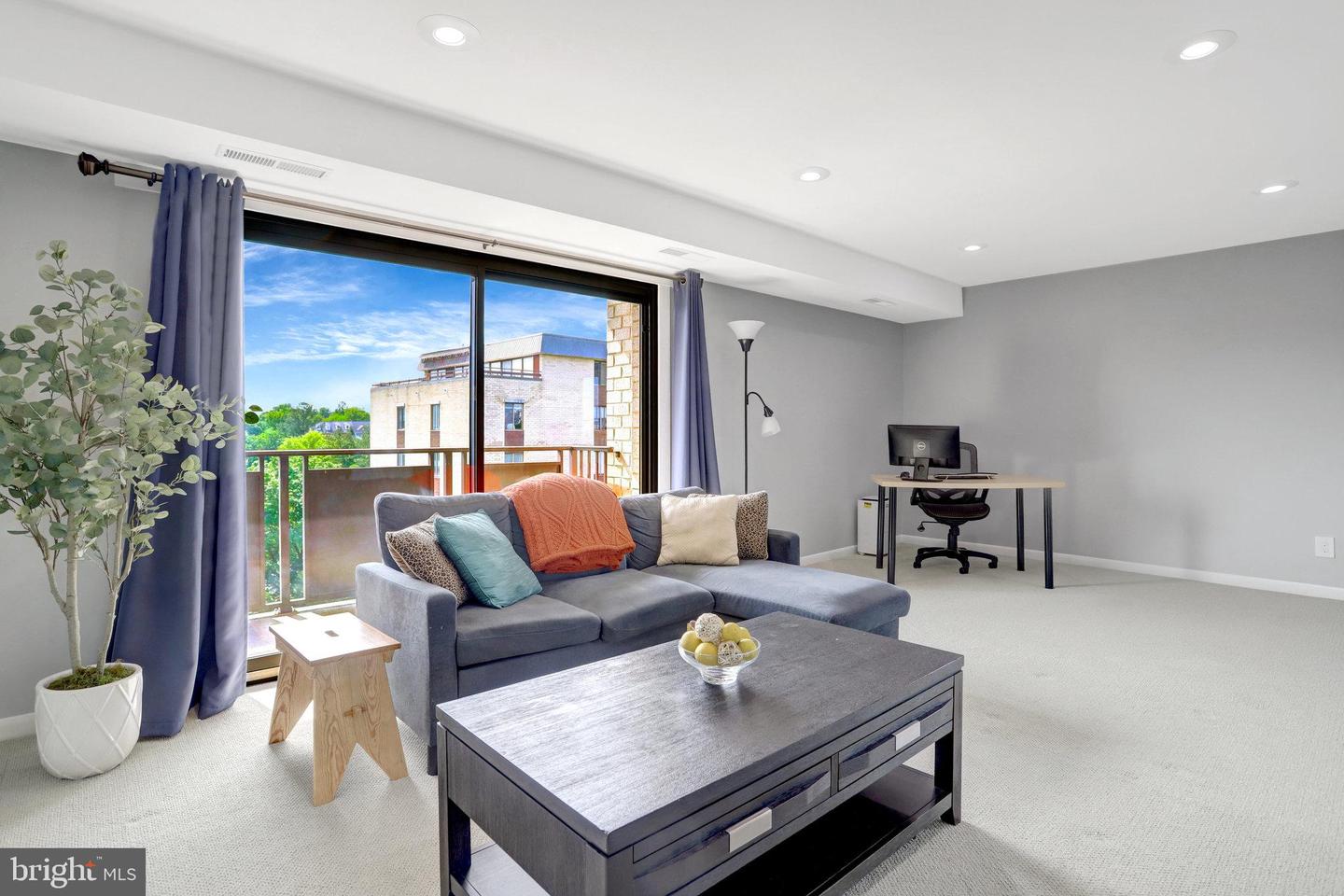 3100 S MANCHESTER ST #1028, FALLS CHURCH, Virginia 22044, 2 Bedrooms Bedrooms, ,2 BathroomsBathrooms,Residential,For sale,3100 S MANCHESTER ST #1028,VAFX2240988 MLS # VAFX2240988