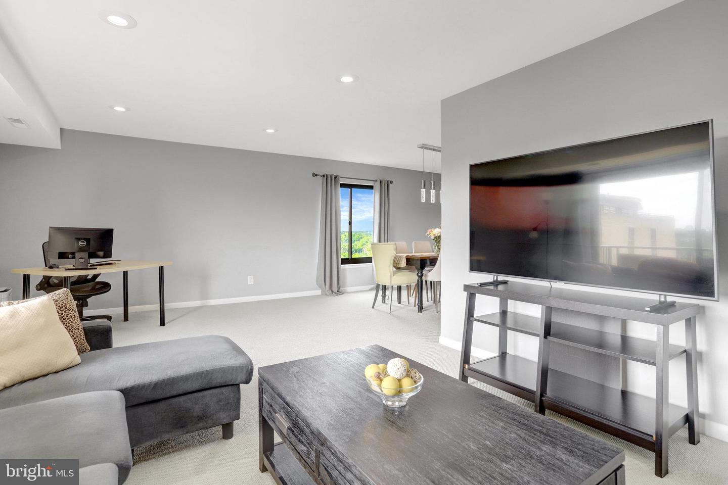 3100 S MANCHESTER ST #1028, FALLS CHURCH, Virginia 22044, 2 Bedrooms Bedrooms, ,2 BathroomsBathrooms,Residential,For sale,3100 S MANCHESTER ST #1028,VAFX2240988 MLS # VAFX2240988