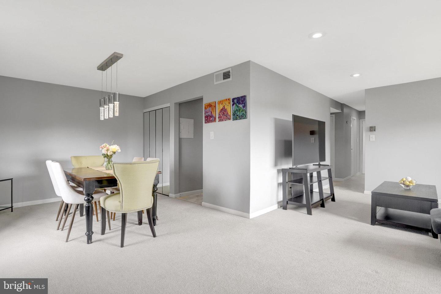 3100 S MANCHESTER ST #1028, FALLS CHURCH, Virginia 22044, 2 Bedrooms Bedrooms, ,2 BathroomsBathrooms,Residential,For sale,3100 S MANCHESTER ST #1028,VAFX2240988 MLS # VAFX2240988