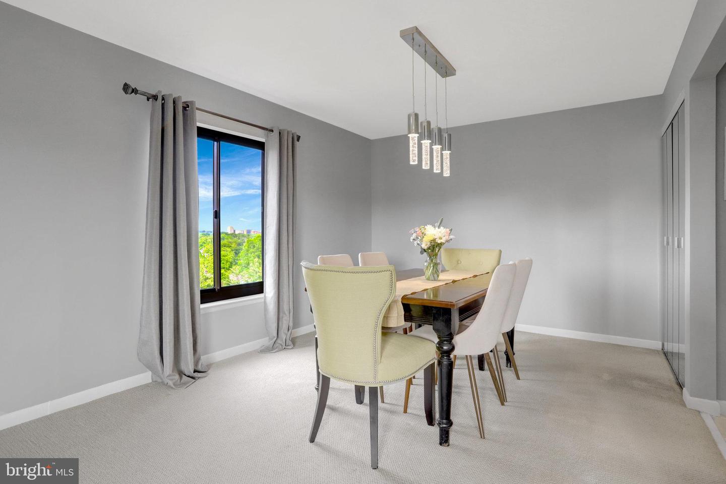 3100 S MANCHESTER ST #1028, FALLS CHURCH, Virginia 22044, 2 Bedrooms Bedrooms, ,2 BathroomsBathrooms,Residential,For sale,3100 S MANCHESTER ST #1028,VAFX2240988 MLS # VAFX2240988