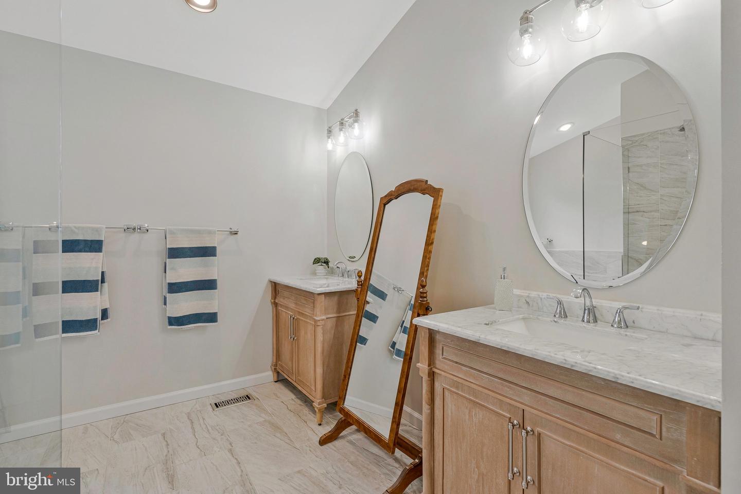 12641 TERRYMILL DR, HERNDON, Virginia 20170, 4 Bedrooms Bedrooms, ,2 BathroomsBathrooms,Residential,For sale,12641 TERRYMILL DR,VAFX2241284 MLS # VAFX2241284