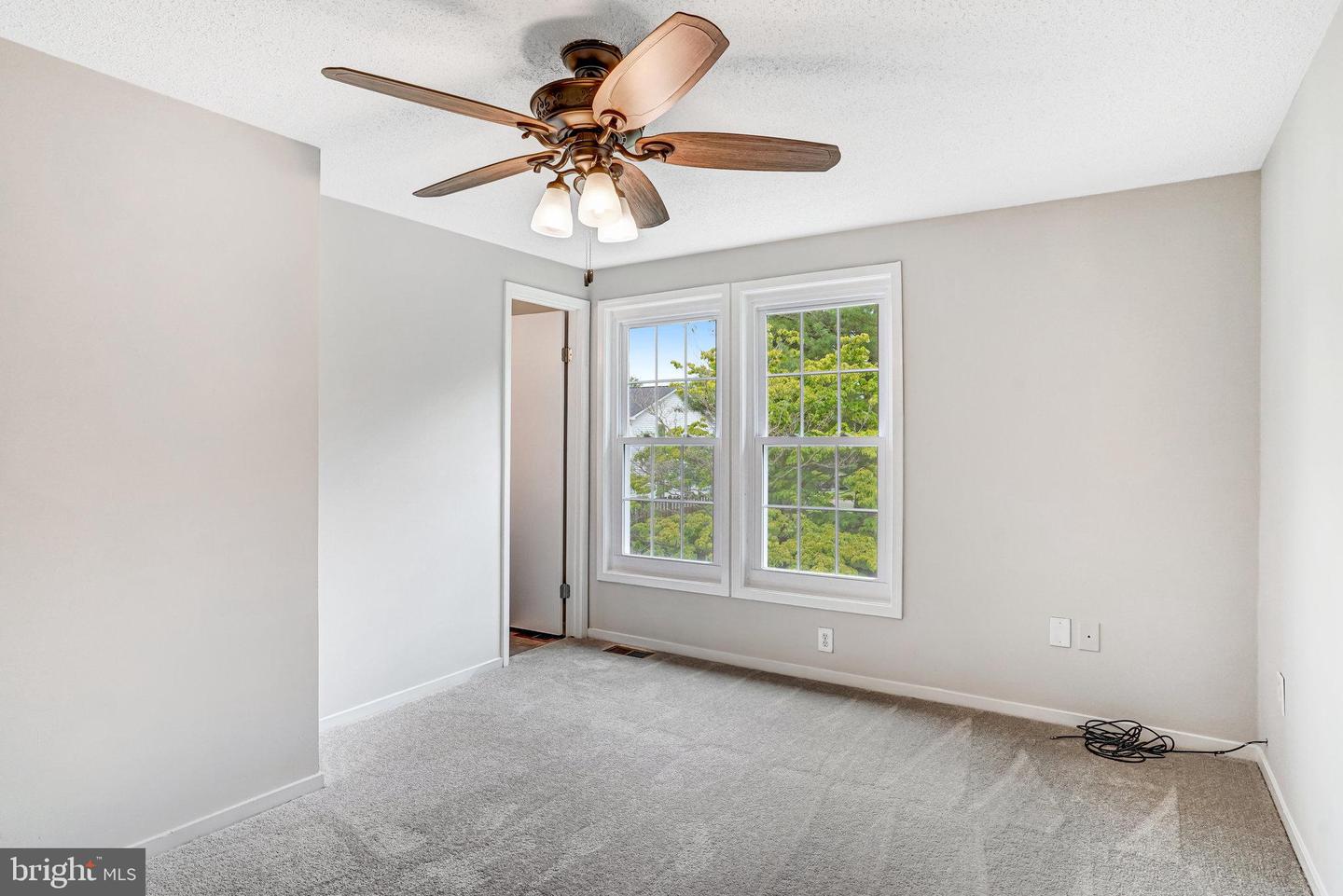 831 OAK LEAF CT, WARRENTON, Virginia 20186, 3 Bedrooms Bedrooms, ,2 BathroomsBathrooms,Residential,For sale,831 OAK LEAF CT,VAFQ2016666 MLS # VAFQ2016666