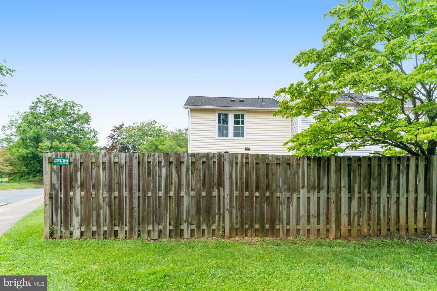 831 OAK LEAF CT, WARRENTON, Virginia 20186, 3 Bedrooms Bedrooms, ,2 BathroomsBathrooms,Residential,For sale,831 OAK LEAF CT,VAFQ2016666 MLS # VAFQ2016666