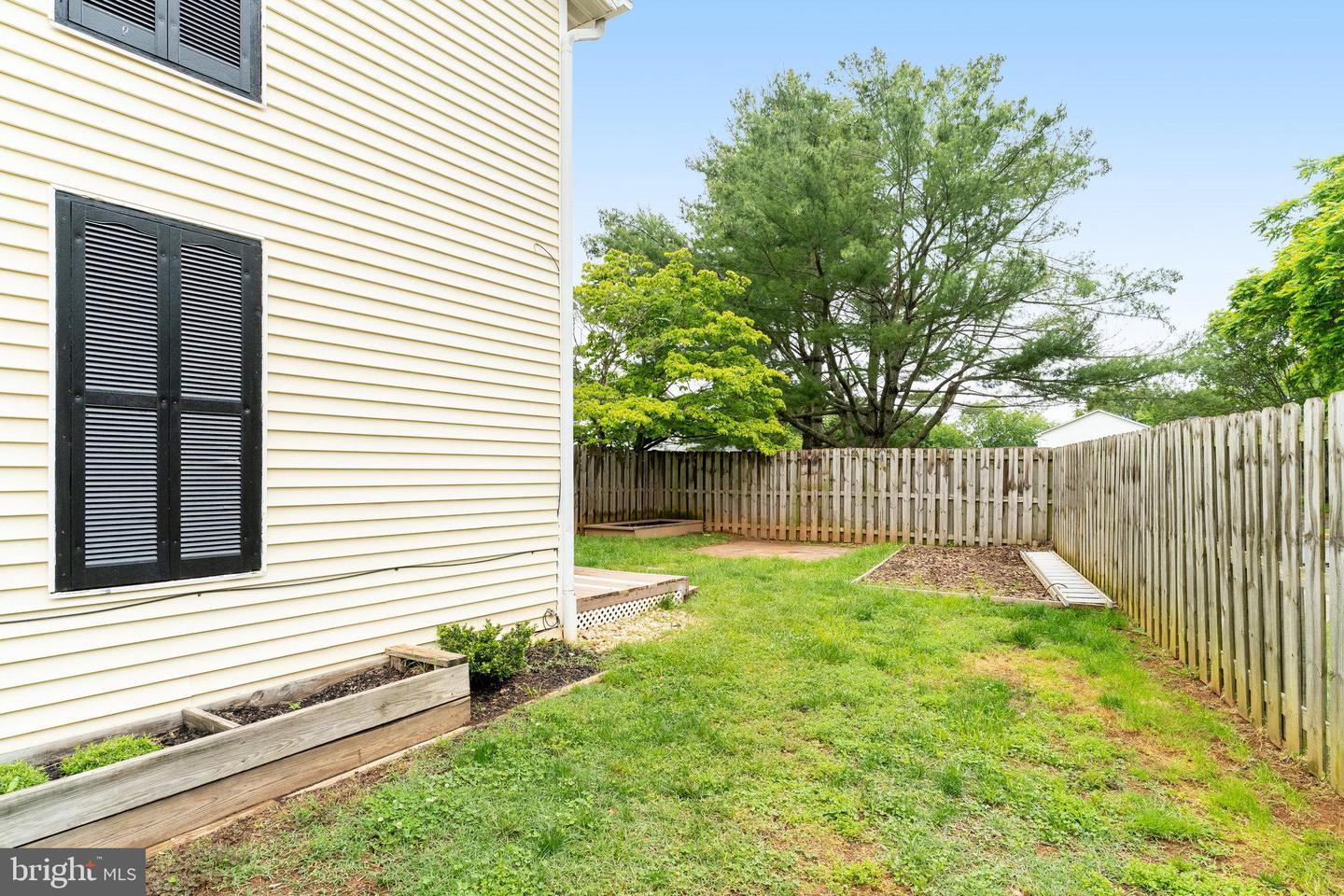 831 OAK LEAF CT, WARRENTON, Virginia 20186, 3 Bedrooms Bedrooms, ,2 BathroomsBathrooms,Residential,For sale,831 OAK LEAF CT,VAFQ2016666 MLS # VAFQ2016666