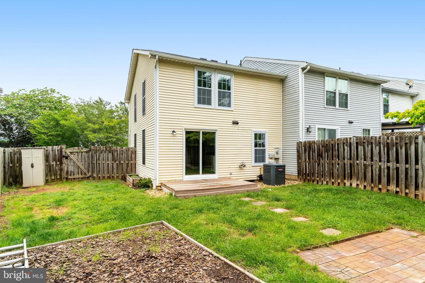 831 OAK LEAF CT, WARRENTON, Virginia 20186, 3 Bedrooms Bedrooms, ,2 BathroomsBathrooms,Residential,For sale,831 OAK LEAF CT,VAFQ2016666 MLS # VAFQ2016666