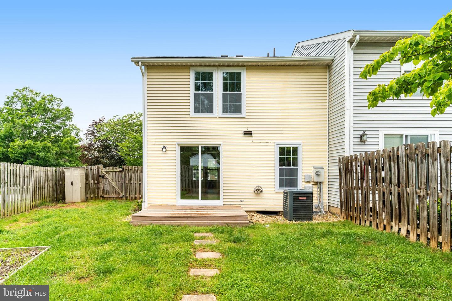 831 OAK LEAF CT, WARRENTON, Virginia 20186, 3 Bedrooms Bedrooms, ,2 BathroomsBathrooms,Residential,For sale,831 OAK LEAF CT,VAFQ2016666 MLS # VAFQ2016666