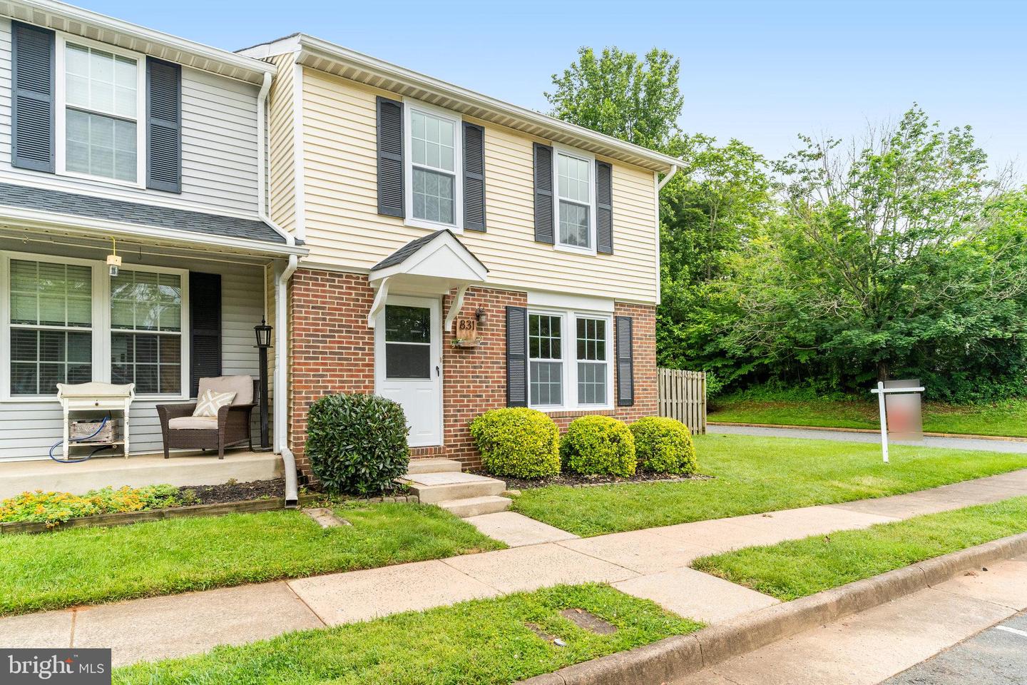 831 OAK LEAF CT, WARRENTON, Virginia 20186, 3 Bedrooms Bedrooms, ,2 BathroomsBathrooms,Residential,For sale,831 OAK LEAF CT,VAFQ2016666 MLS # VAFQ2016666