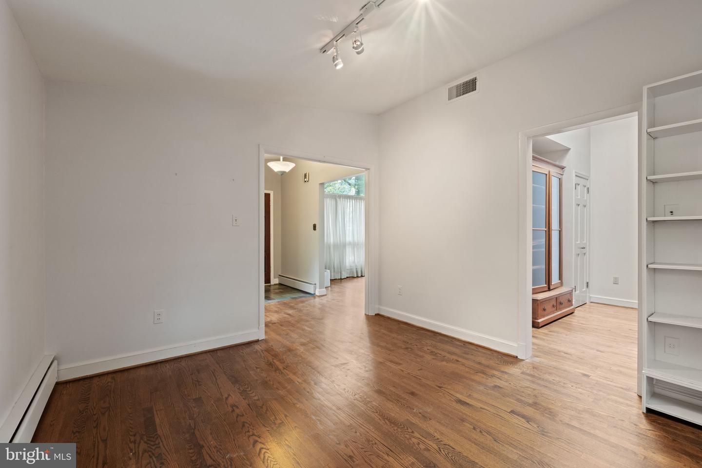 6802 NESBITT PL, MCLEAN, Virginia 22101, 4 Bedrooms Bedrooms, ,3 BathroomsBathrooms,Residential,For sale,6802 NESBITT PL,VAFX2241342 MLS # VAFX2241342