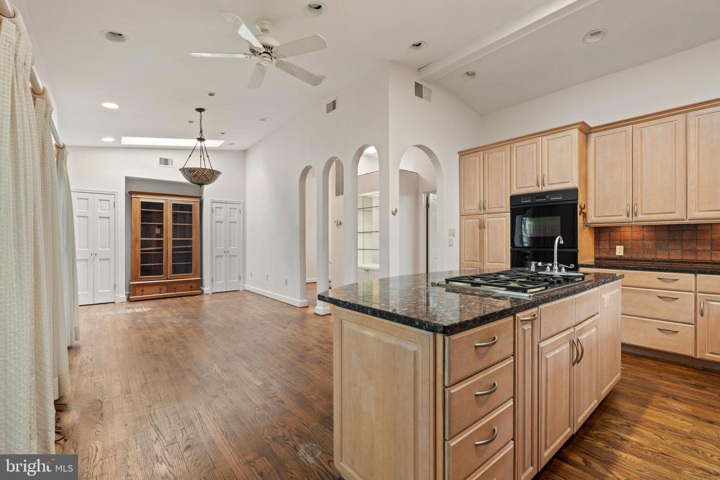 6802 NESBITT PL, MCLEAN, Virginia 22101, 4 Bedrooms Bedrooms, ,3 BathroomsBathrooms,Residential,For sale,6802 NESBITT PL,VAFX2241342 MLS # VAFX2241342