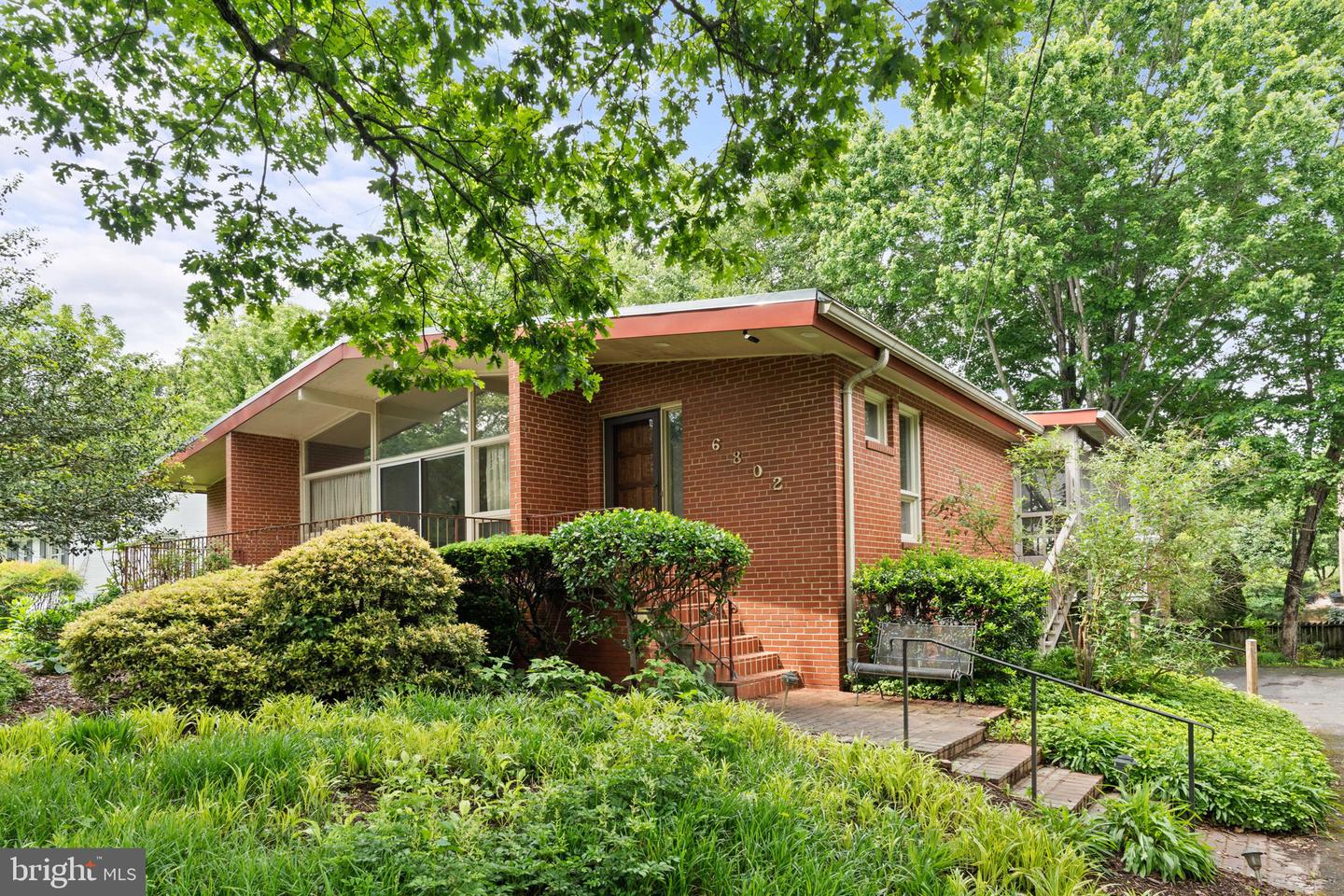 6802 NESBITT PL, MCLEAN, Virginia 22101, 4 Bedrooms Bedrooms, ,3 BathroomsBathrooms,Residential,For sale,6802 NESBITT PL,VAFX2241342 MLS # VAFX2241342