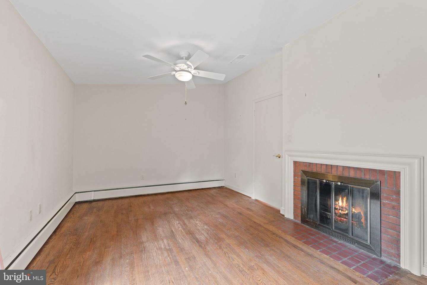 6802 NESBITT PL, MCLEAN, Virginia 22101, 4 Bedrooms Bedrooms, ,3 BathroomsBathrooms,Residential,For sale,6802 NESBITT PL,VAFX2241342 MLS # VAFX2241342