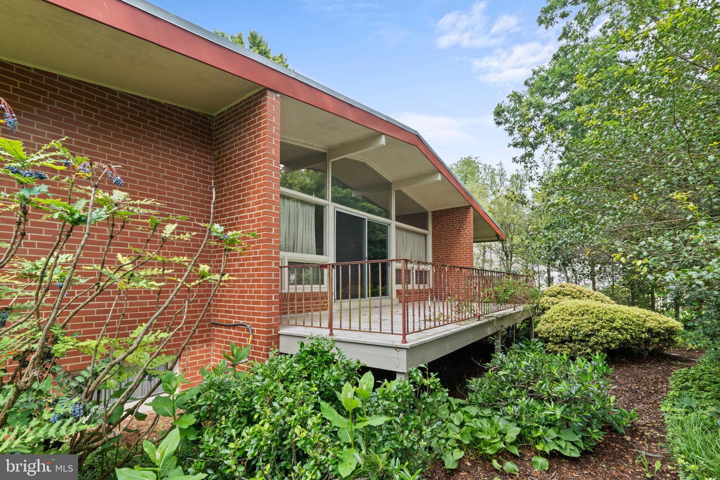 6802 NESBITT PL, MCLEAN, Virginia 22101, 4 Bedrooms Bedrooms, ,3 BathroomsBathrooms,Residential,For sale,6802 NESBITT PL,VAFX2241342 MLS # VAFX2241342