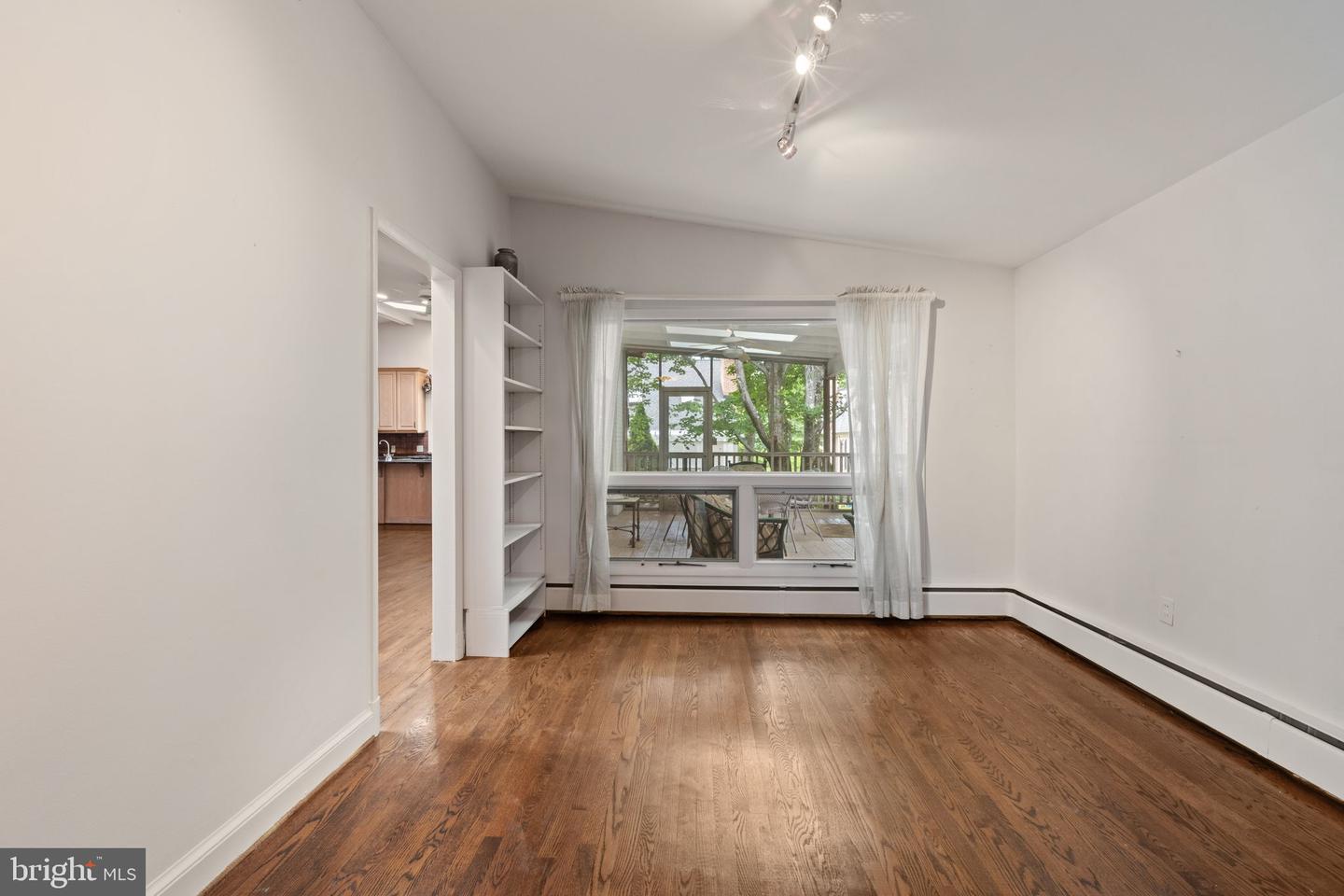 6802 NESBITT PL, MCLEAN, Virginia 22101, 4 Bedrooms Bedrooms, ,3 BathroomsBathrooms,Residential,For sale,6802 NESBITT PL,VAFX2241342 MLS # VAFX2241342