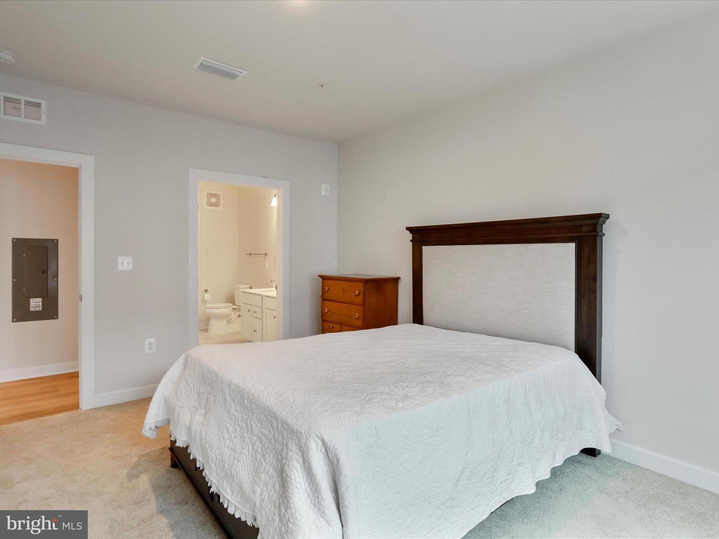 140 MCCORMICK CIR #302, WINCHESTER, Virginia 22602, 2 Bedrooms Bedrooms, ,2 BathroomsBathrooms,Residential,For sale,140 MCCORMICK CIR #302,VAFV2034232 MLS # VAFV2034232