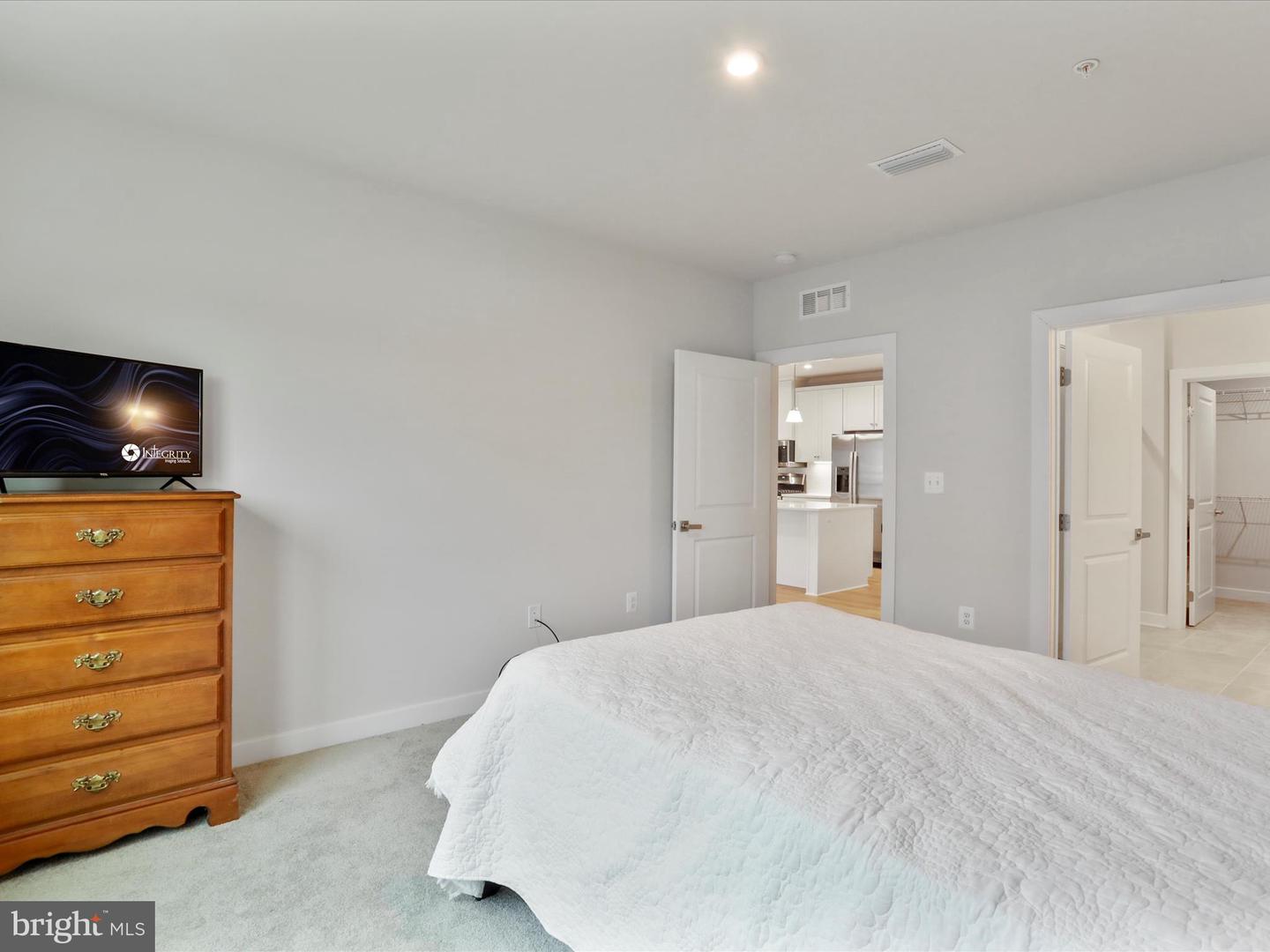 140 MCCORMICK CIR #302, WINCHESTER, Virginia 22602, 2 Bedrooms Bedrooms, ,2 BathroomsBathrooms,Residential,For sale,140 MCCORMICK CIR #302,VAFV2034232 MLS # VAFV2034232