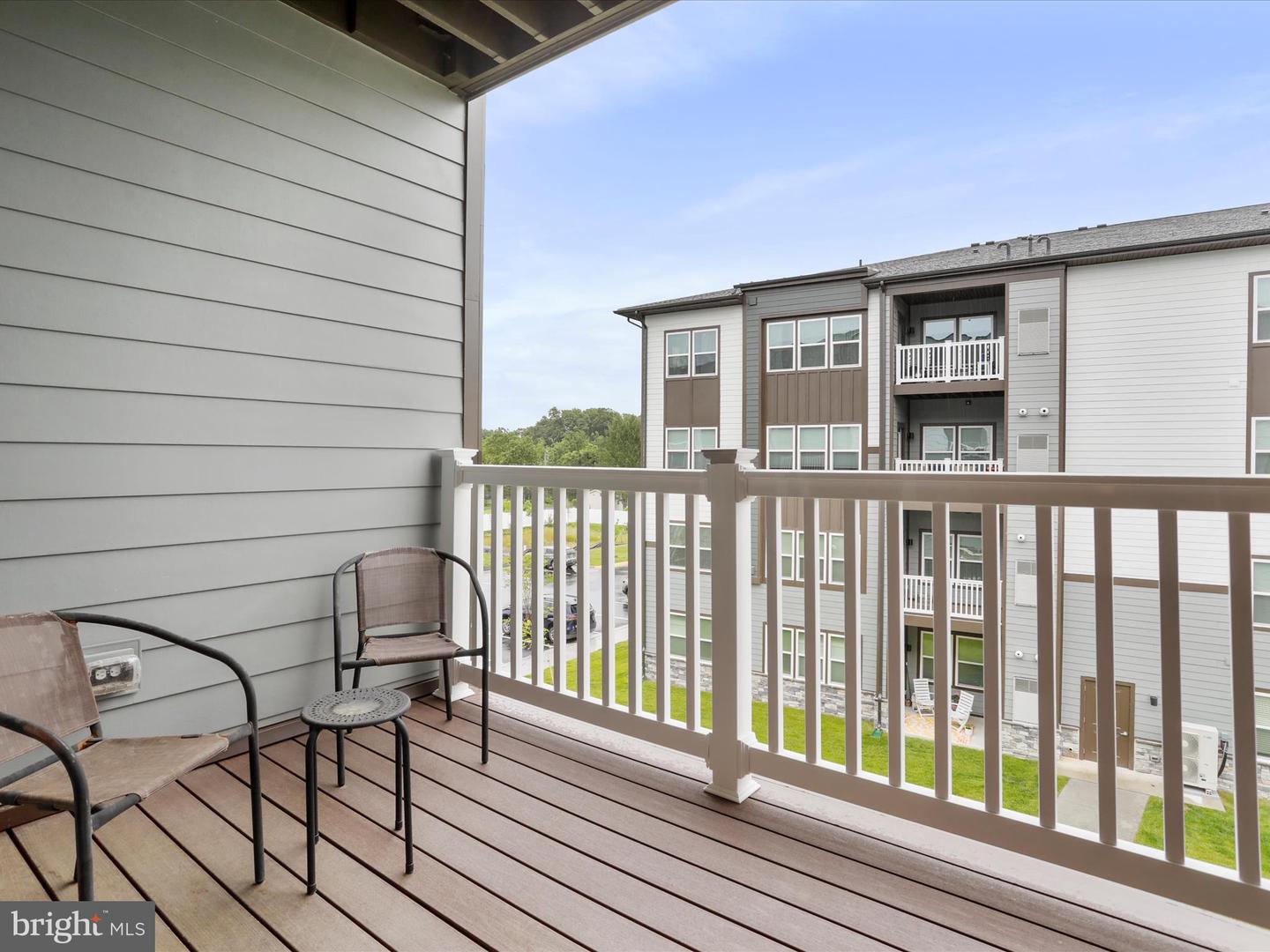 140 MCCORMICK CIR #302, WINCHESTER, Virginia 22602, 2 Bedrooms Bedrooms, ,2 BathroomsBathrooms,Residential,For sale,140 MCCORMICK CIR #302,VAFV2034232 MLS # VAFV2034232