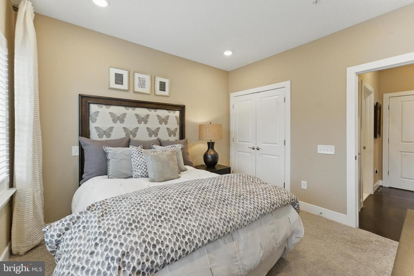 9521 BASTILLE ST #403, FAIRFAX, Virginia 22031, 2 Bedrooms Bedrooms, ,2 BathroomsBathrooms,Residential,For sale,9521 BASTILLE ST #403,VAFX2241484 MLS # VAFX2241484