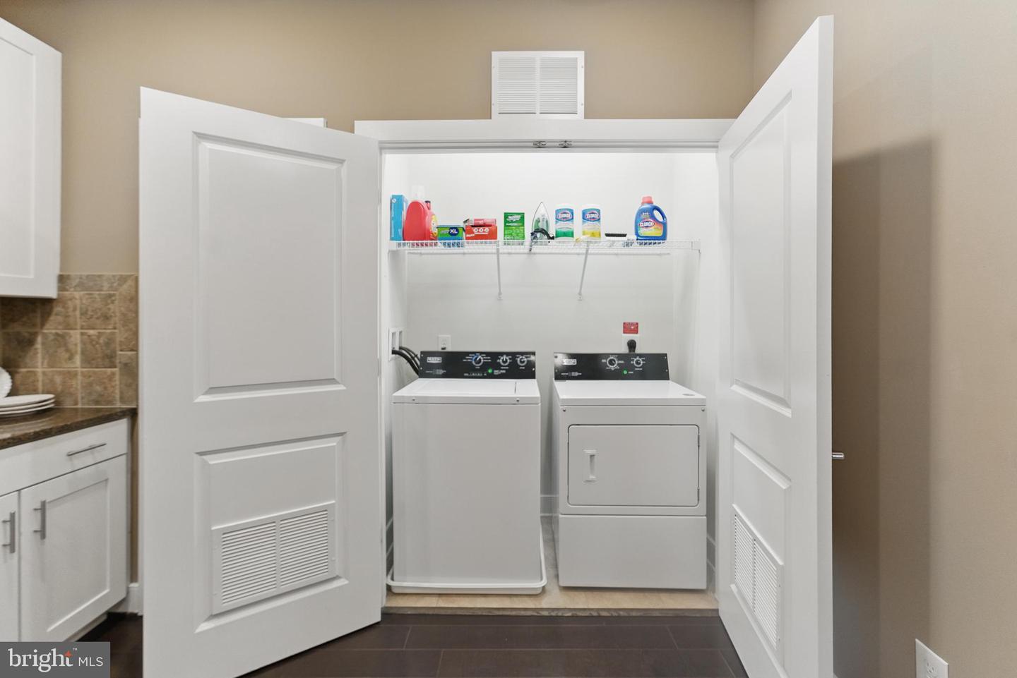9521 BASTILLE ST #403, FAIRFAX, Virginia 22031, 2 Bedrooms Bedrooms, ,2 BathroomsBathrooms,Residential,For sale,9521 BASTILLE ST #403,VAFX2241484 MLS # VAFX2241484