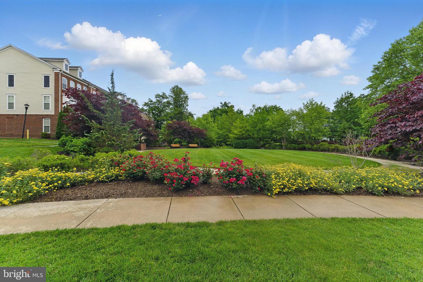 9521 BASTILLE ST #403, FAIRFAX, Virginia 22031, 2 Bedrooms Bedrooms, ,2 BathroomsBathrooms,Residential,For sale,9521 BASTILLE ST #403,VAFX2241484 MLS # VAFX2241484
