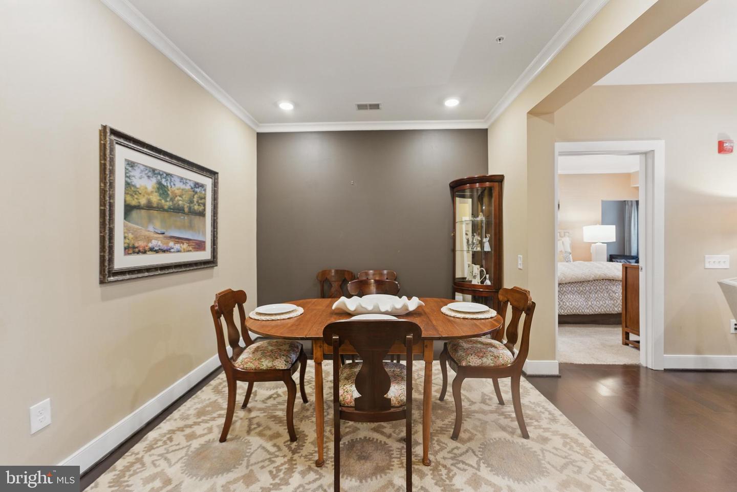 9521 BASTILLE ST #403, FAIRFAX, Virginia 22031, 2 Bedrooms Bedrooms, ,2 BathroomsBathrooms,Residential,For sale,9521 BASTILLE ST #403,VAFX2241484 MLS # VAFX2241484