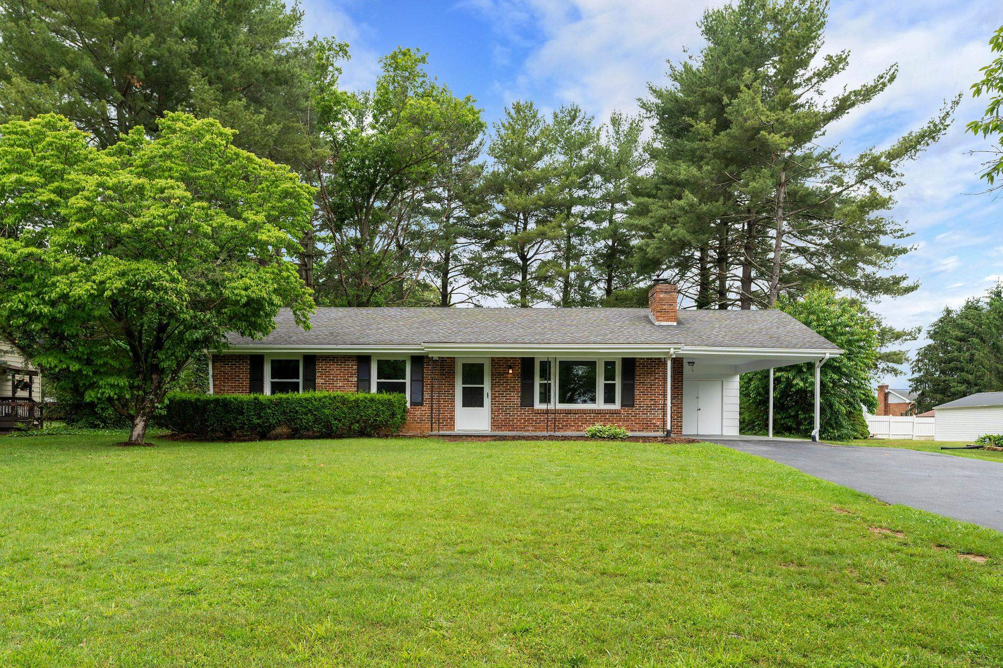 91 COOPER DR, STUARTS DRAFT, Virginia 24477, 3 Bedrooms Bedrooms, ,2 BathroomsBathrooms,Residential,91 COOPER DR,665262 MLS # 665262