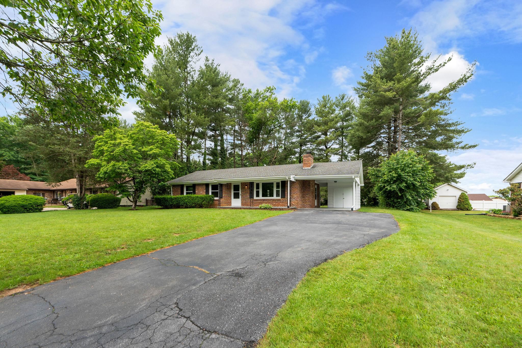 91 COOPER DR, STUARTS DRAFT, Virginia 24477, 3 Bedrooms Bedrooms, ,2 BathroomsBathrooms,Residential,91 COOPER DR,665262 MLS # 665262