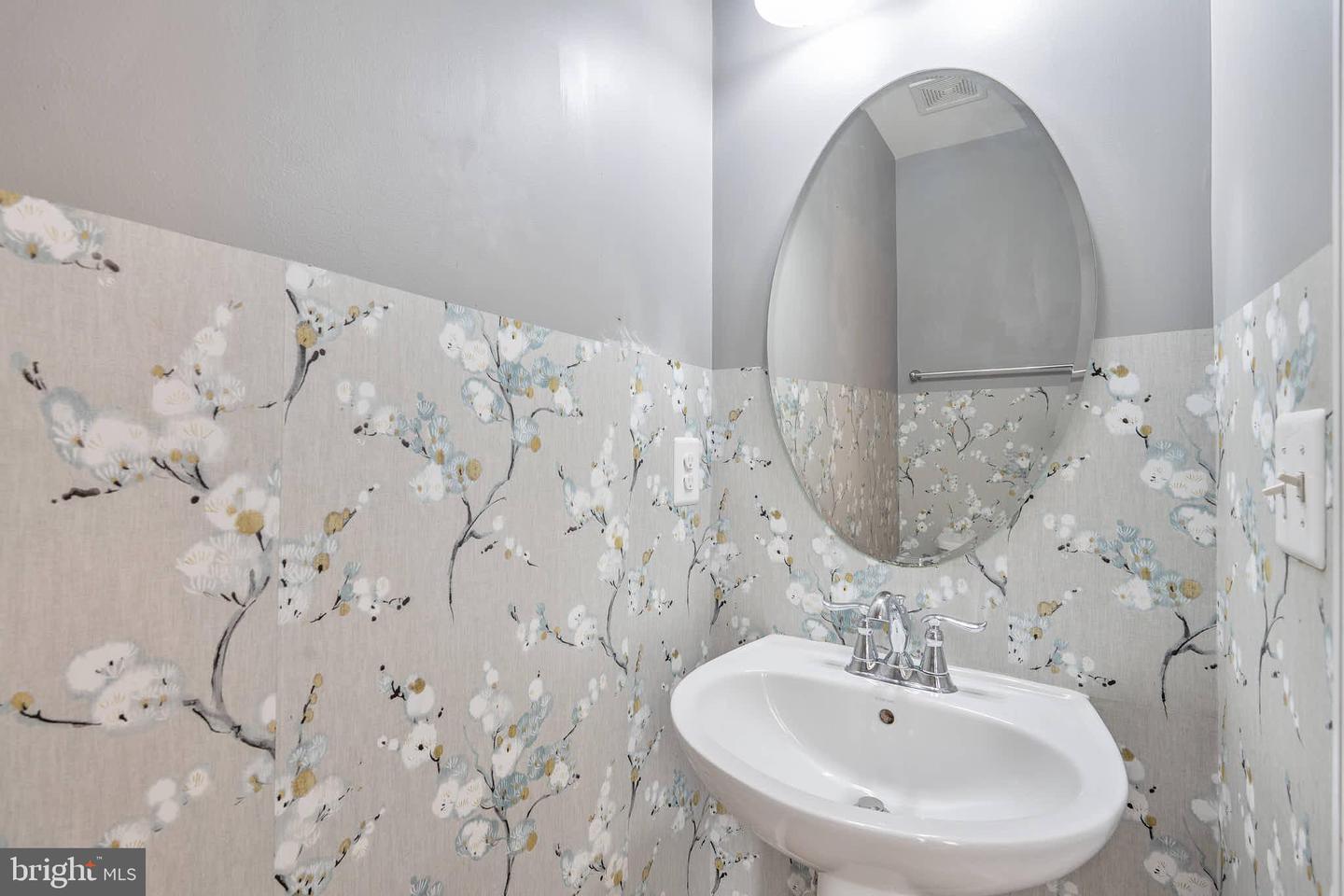 41686 MCMONAGLE SQ, ALDIE, Virginia 20105, 3 Bedrooms Bedrooms, ,2 BathroomsBathrooms,Residential,For sale,41686 MCMONAGLE SQ,VALO2097244 MLS # VALO2097244