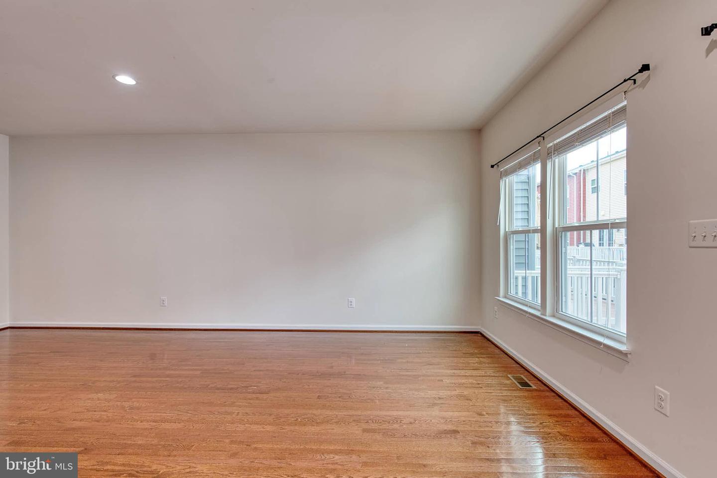 41686 MCMONAGLE SQ, ALDIE, Virginia 20105, 3 Bedrooms Bedrooms, ,2 BathroomsBathrooms,Residential,For sale,41686 MCMONAGLE SQ,VALO2097244 MLS # VALO2097244