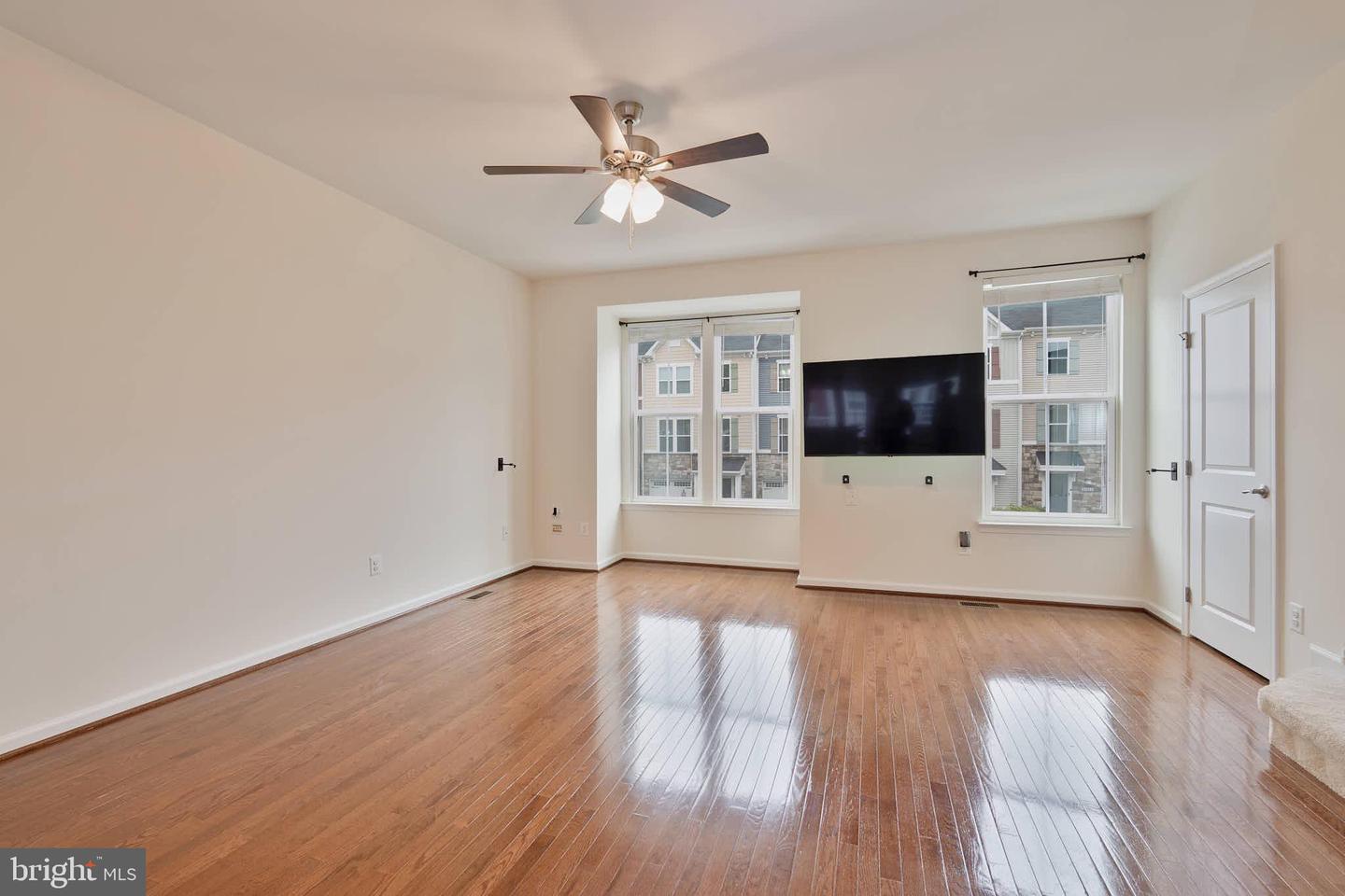 41686 MCMONAGLE SQ, ALDIE, Virginia 20105, 3 Bedrooms Bedrooms, ,2 BathroomsBathrooms,Residential,For sale,41686 MCMONAGLE SQ,VALO2097244 MLS # VALO2097244