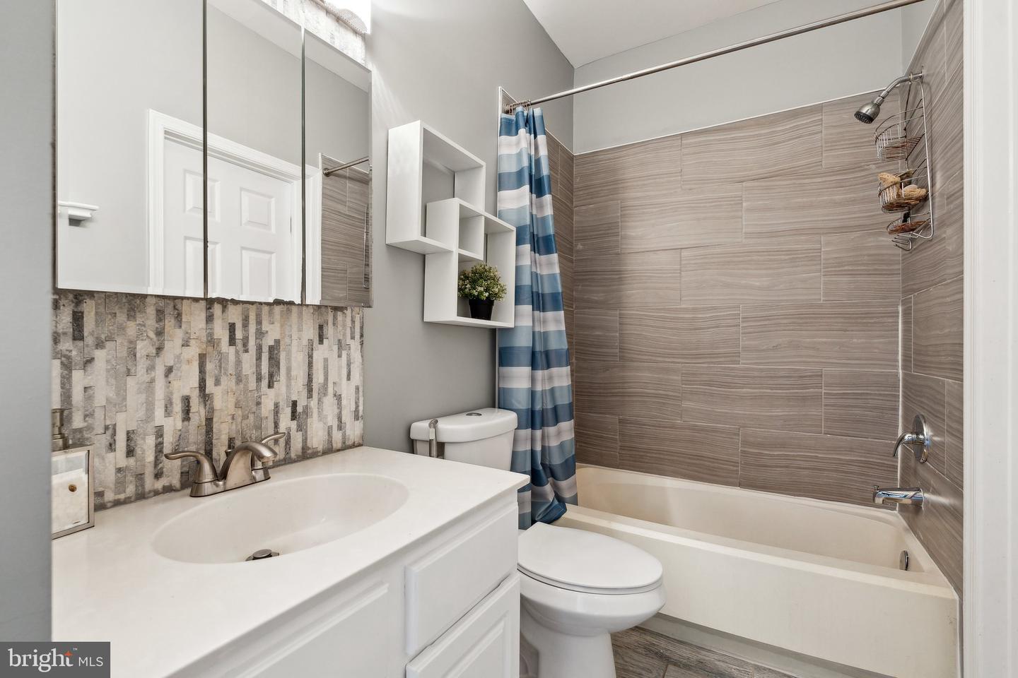 43261 CHOKEBERRY SQ, ASHBURN, Virginia 20147, 4 Bedrooms Bedrooms, ,3 BathroomsBathrooms,Residential,For sale,43261 CHOKEBERRY SQ,VALO2097280 MLS # VALO2097280