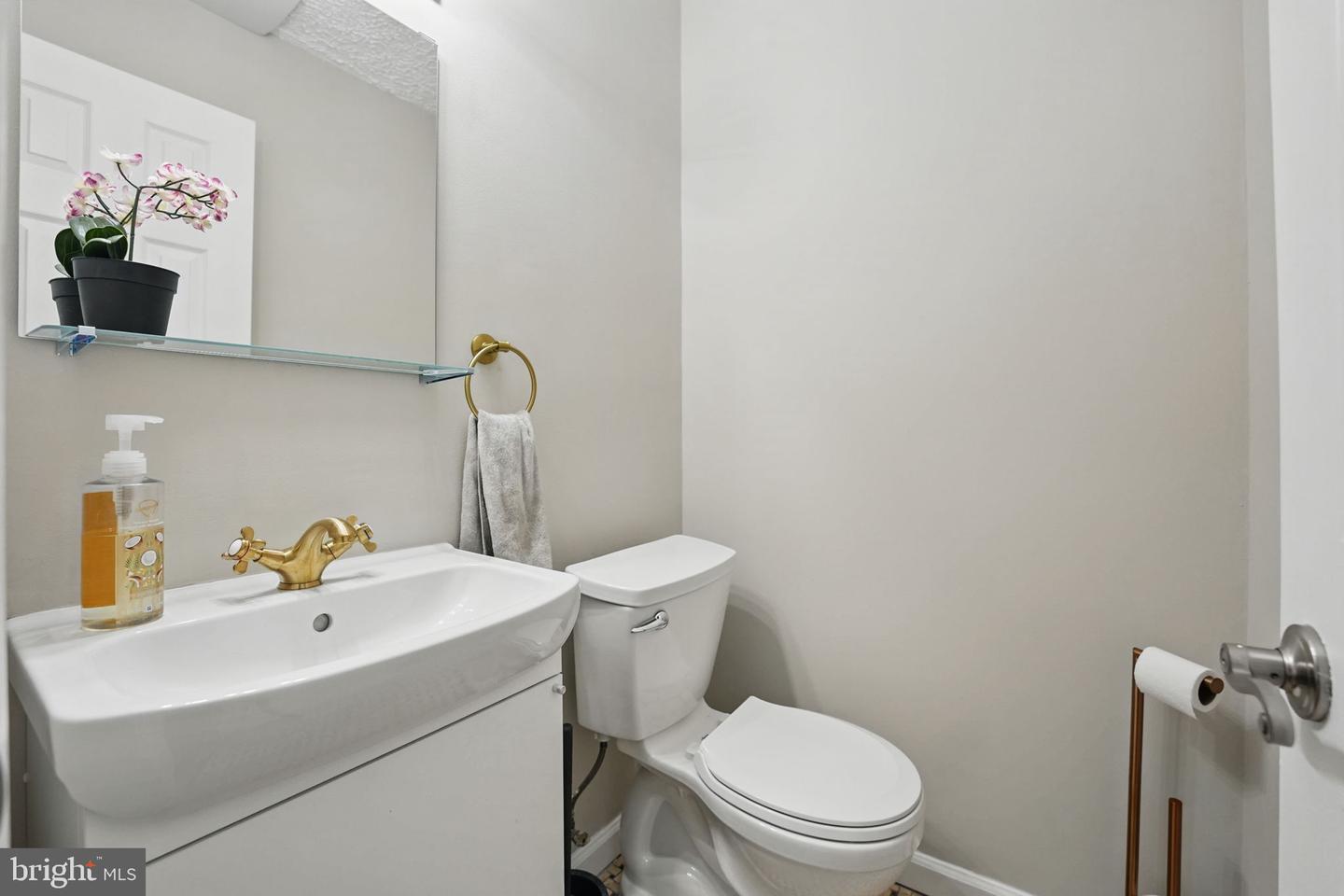 16211 SUNNY KNOLL DR, DUMFRIES, Virginia 22025, 4 Bedrooms Bedrooms, ,2 BathroomsBathrooms,Residential,For sale,16211 SUNNY KNOLL DR,VAPW2095194 MLS # VAPW2095194