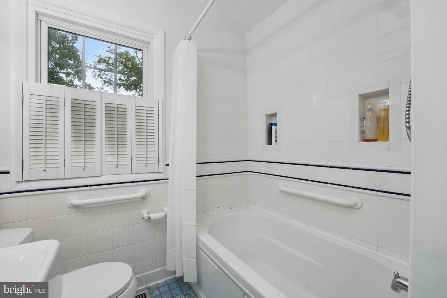 16211 SUNNY KNOLL DR, DUMFRIES, Virginia 22025, 4 Bedrooms Bedrooms, ,2 BathroomsBathrooms,Residential,For sale,16211 SUNNY KNOLL DR,VAPW2095194 MLS # VAPW2095194