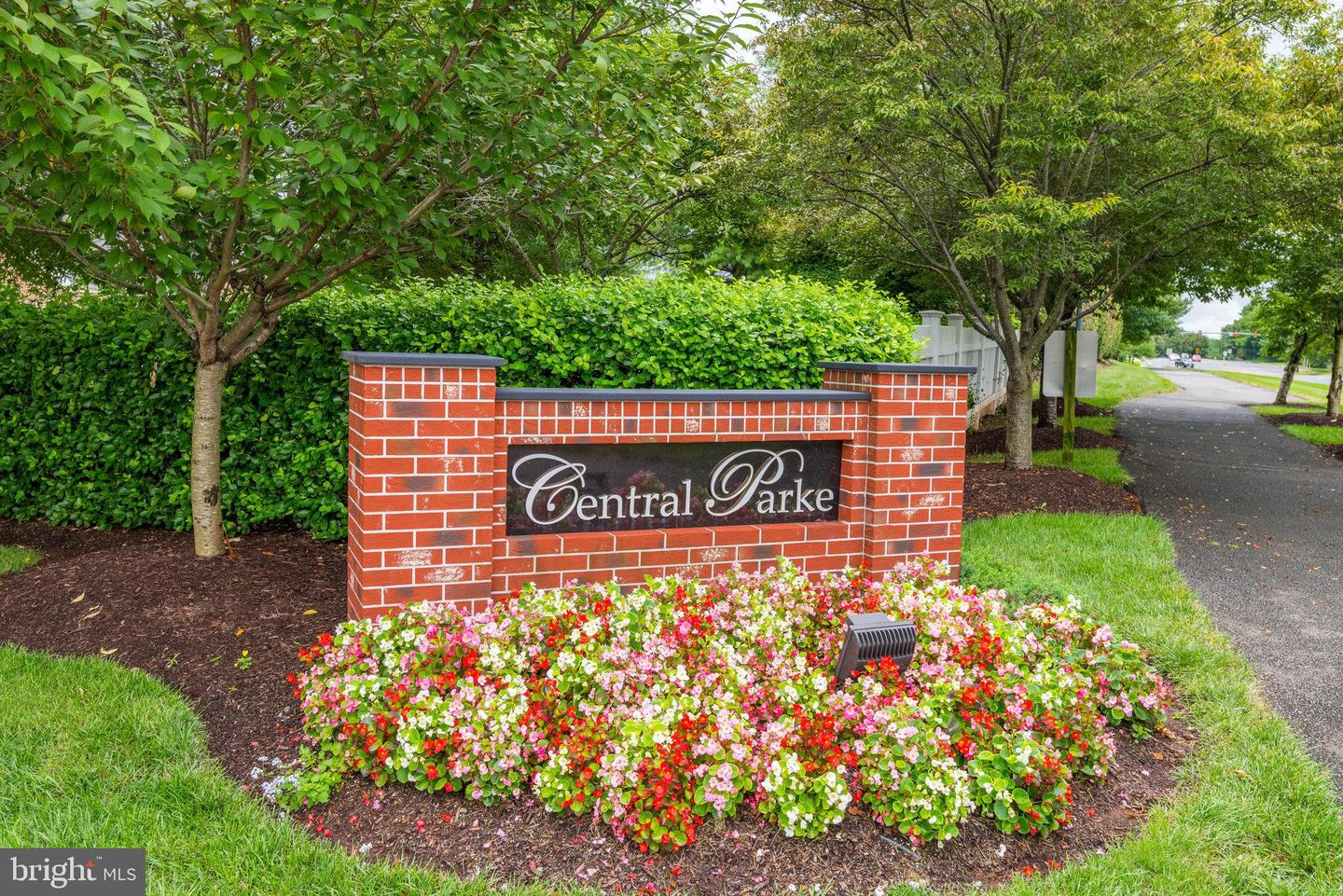 20745 ROYAL PALACE SQ #102, STERLING, Virginia 20165, 2 Bedrooms Bedrooms, ,2 BathroomsBathrooms,Residential,For sale,20745 ROYAL PALACE SQ #102,VALO2097370 MLS # VALO2097370