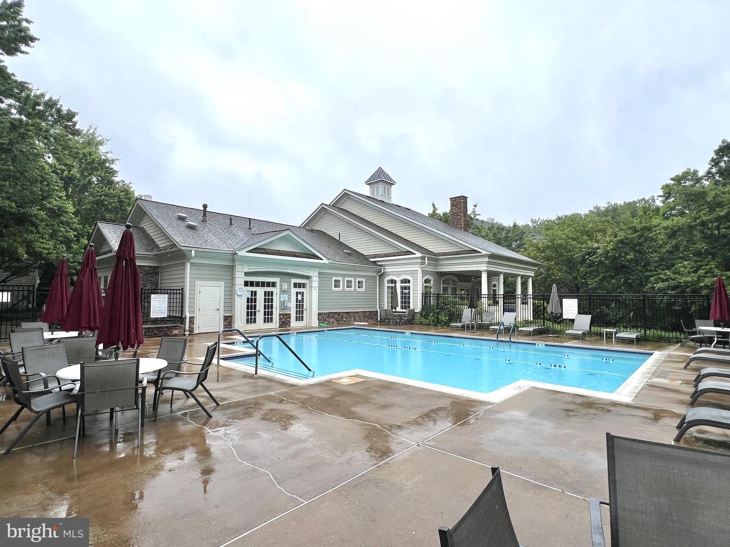 20745 ROYAL PALACE SQ #102, STERLING, Virginia 20165, 2 Bedrooms Bedrooms, ,2 BathroomsBathrooms,Residential,For sale,20745 ROYAL PALACE SQ #102,VALO2097370 MLS # VALO2097370